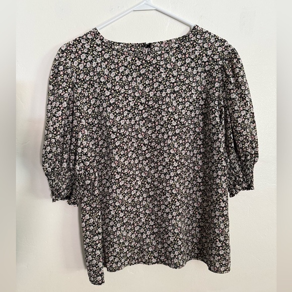 Tops - Floral Black and White Floral Women's Top, Size XL